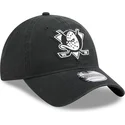 cepur-izliekta-melns-regulejams-9twenty-stamp-no-anaheim-ducks-nhl-no-new-era