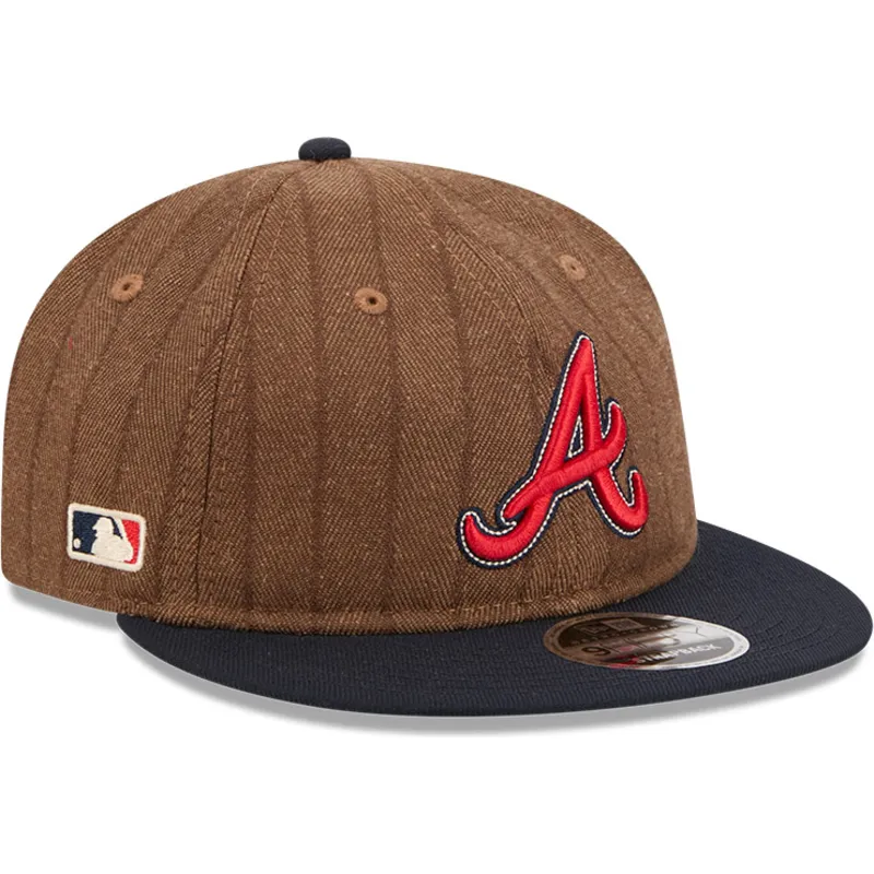 braune-und-marineblaue-verstellbare-flache-kappe-9fifty-retro-crown-wool-pinstripe-der-atlanta-braves-mlb-von-new-era