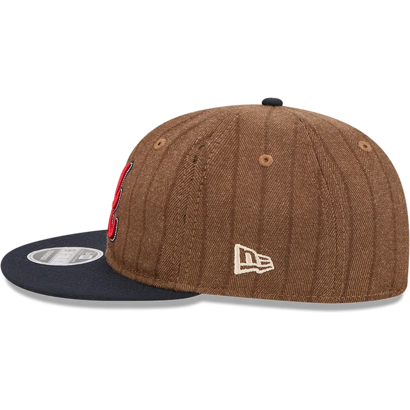 braune-und-marineblaue-verstellbare-flache-kappe-9fifty-retro-crown-wool-pinstripe-der-atlanta-braves-mlb-von-new-era