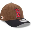 brazowa-i-granatowa-regulowana-czapka-z-daszkiem-9twenty-a-frame-wool-pinstripe-boston-red-sox-mlb-new-era