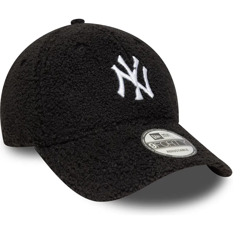 svart-bojd-justerbar-keps-9forty-winter-borg-fran-new-york-yankees-mlb-av-new-era