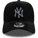 svart-bojd-justerbar-keps-9forty-e-frame-cord-fran-new-york-yankees-mlb-av-new-era