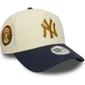 beige-und-marineblaue-gebogene-snapback-kappe-9forty-e-frame-world-series-patch-der-new-york-yankees-mlb-von-new-era