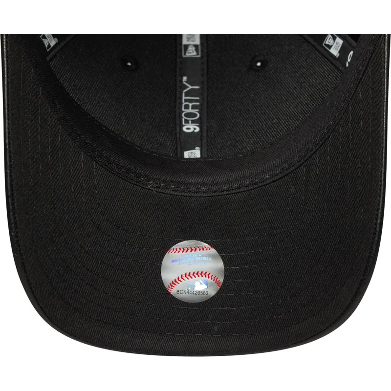 cepur-izliekta-melns-snapback-9forty-m-crown-pu-no-new-york-yankees-mlb-no-new-era