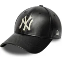 verstellbare-schwarze-9forty-m-crown-img-leather-kappe-mit-gebogenem-schirm-der-new-york-yankees-mlb-von-new-era