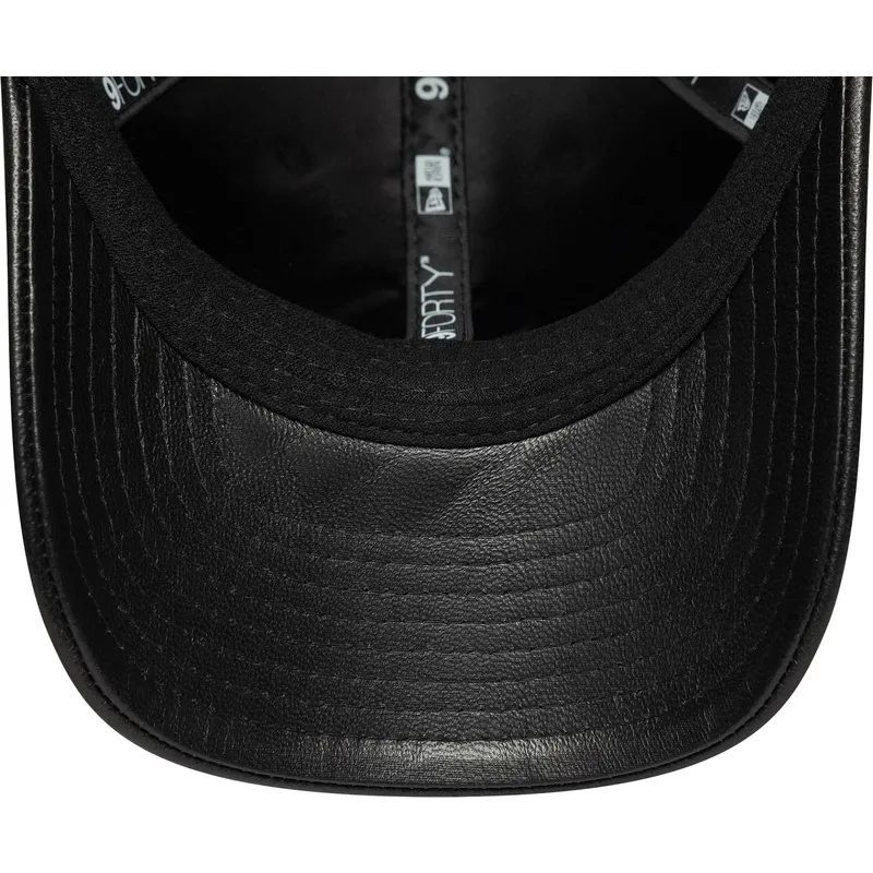 casquette-courbee-noire-ajustable-9forty-m-crown-img-leather-new-york-yankees-mlb-new-era