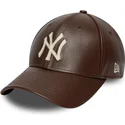 casquette-courbee-marron-ajustable-9forty-m-crown-img-leather-new-york-yankees-mlb-new-era