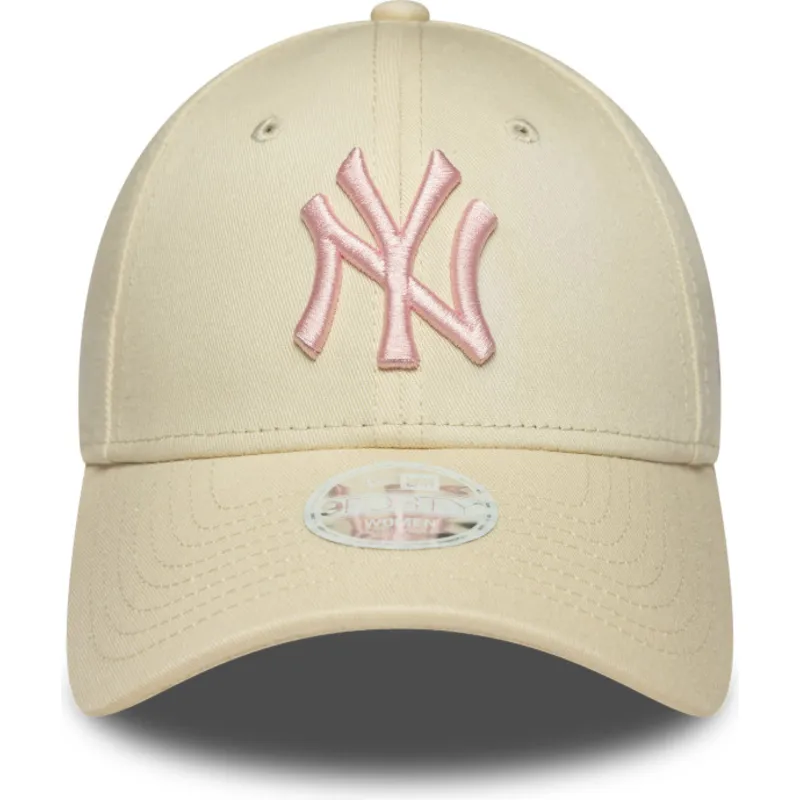 beige-gebogene-verstellbare-damenkappe-mit-rosa-logo-9forty-league-essential-der-new-york-yankees-mlb-von-new-era