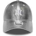 cepur-izliekta-sudraba-regulejams-plateada-9forty-metallic-no-new-york-yankees-mlb-no-new-era
