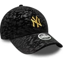 cepur-izliekta-melns-regulejams-9forty-leo-velour-metallic-no-new-york-yankees-mlb-no-new-era