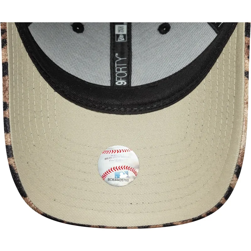 cepur-izliekta-leopards-regulejams-9forty-leo-velour-no-new-york-yankees-mlb-no-new-era