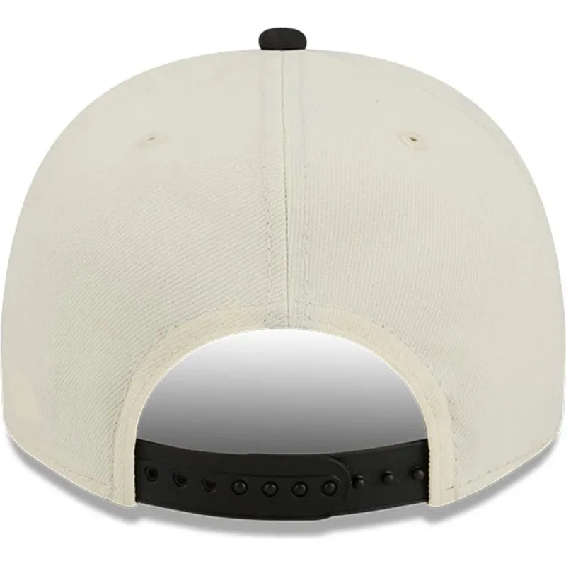casquette-courbee-beige-et-noire-snapback-9fifty-a-frame-precurved-hardwood-classics-chicago-bulls-nba-new-era