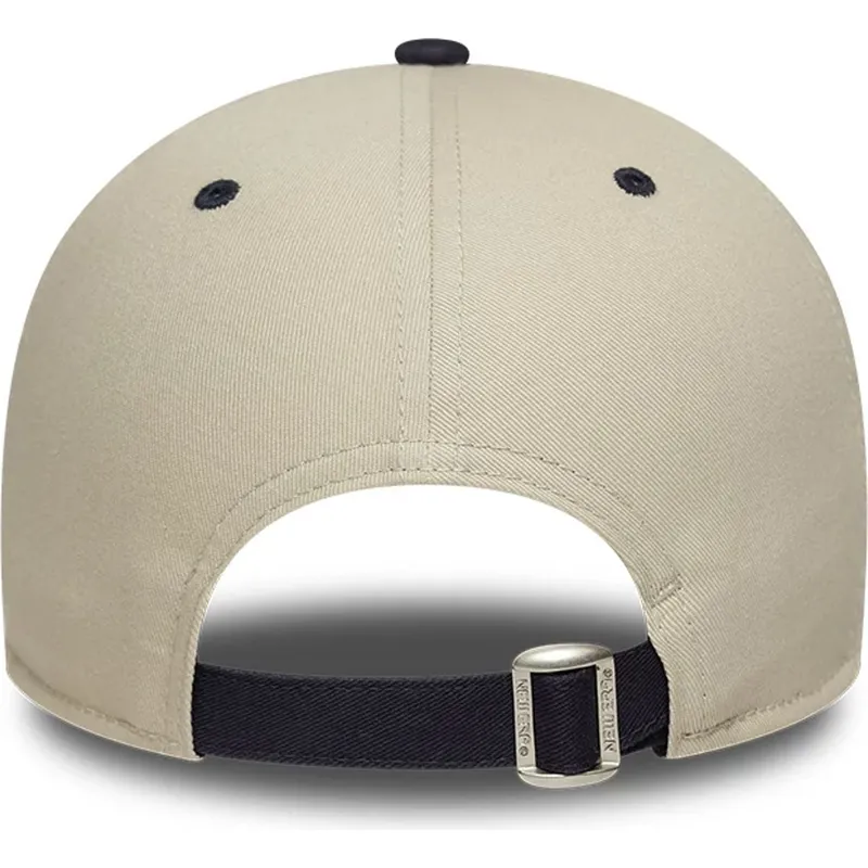 casquette-courbee-beige-et-bleue-marine-ajustable-fc-barcelona-laliga-9forty-contrast-new-era