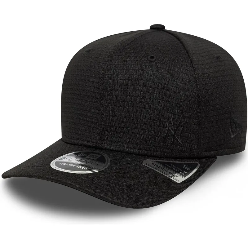 casquette-courbee-noire-snapback-9seventy-stretch-snap-mesh-flawless-new-york-yankees-mlb-new-era