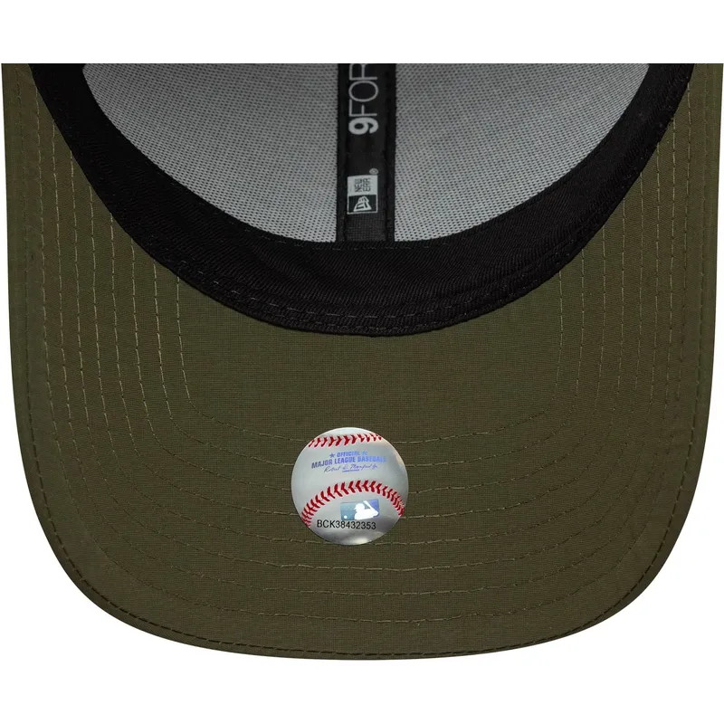 zielona-regulowana-czapka-z-zakrzywionym-daszkiem-9forty-recycled-midi-los-angeles-dodgers-mlb-new-era