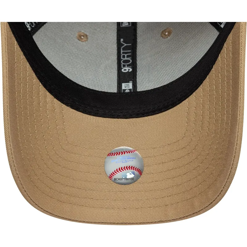 braune-verstellbare-curved-cap-mit-braunem-logo-9forty-outline-der-los-angeles-dodgers-mlb-von-new-era