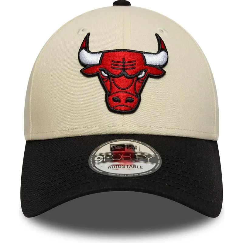bojd-beige-och-svart-justerbar-keps-9forty-colour-block-fran-chicago-bulls-nba-av-new-era