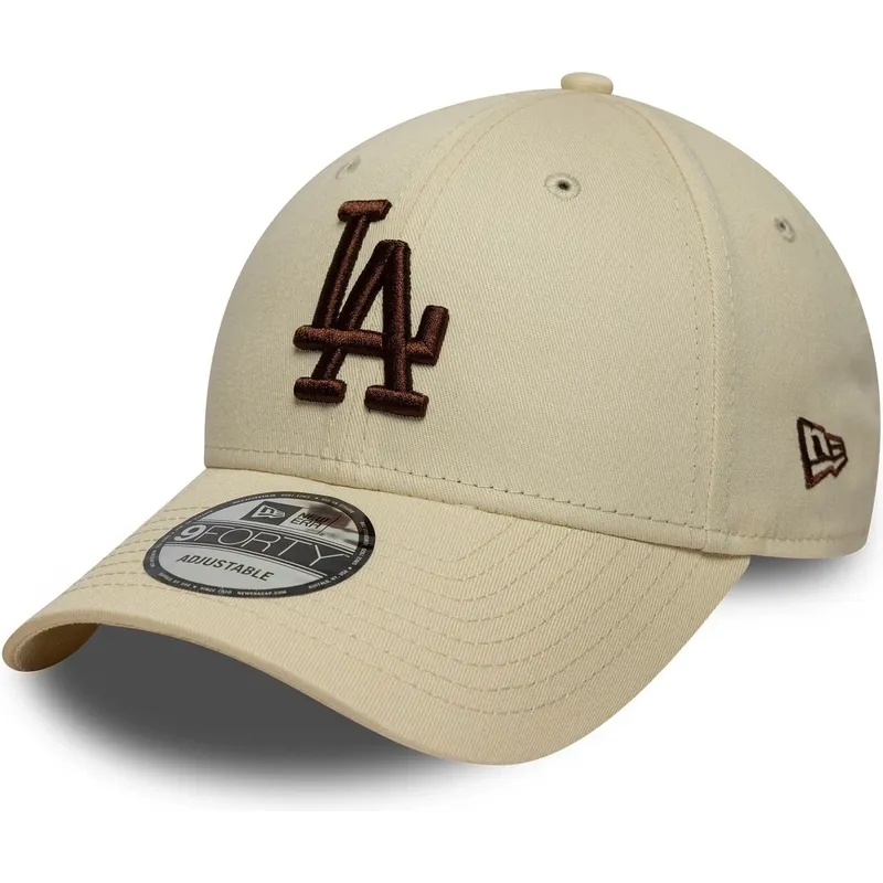 bezowa-regulowana-czapka-z-zakrzywionym-daszkiem-z-brazowym-logo-9forty-league-essential-los-angeles-dodgers-mlb-new-era