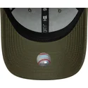 grune-verstellbare-curved-cap-mit-schwarzem-logo-9forty-league-essential-der-new-york-yankees-mlb-von-new-era