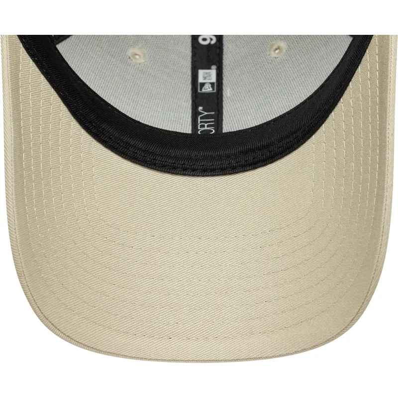 gorra-curva-beige-ajustable-9forty-seasonal-de-racing-bulls-f1-team-formula-1-de-new-era