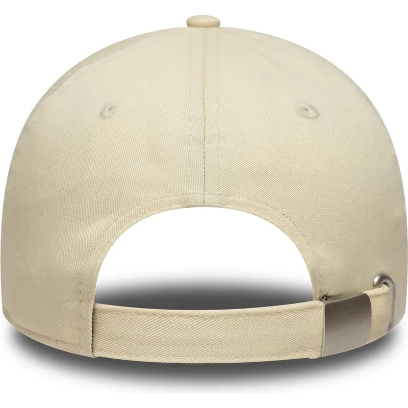 beige-verstellbare-curved-cap-9forty-essential-vespa-piaggio-von-new-era