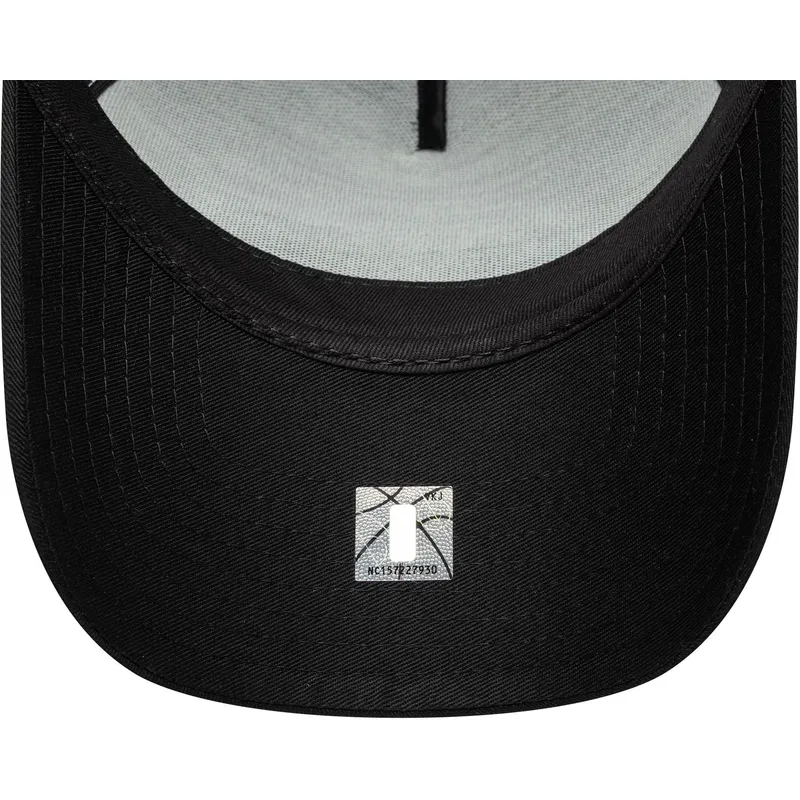 gorra-curva-negra-snapback-9forty-e-frame-metallic-de-los-angeles-lakers-nba-de-new-era