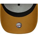 braune-gebogene-snapback-kappe-9forty-e-frame-league-essential-der-new-york-yankees-mlb-von-new-era