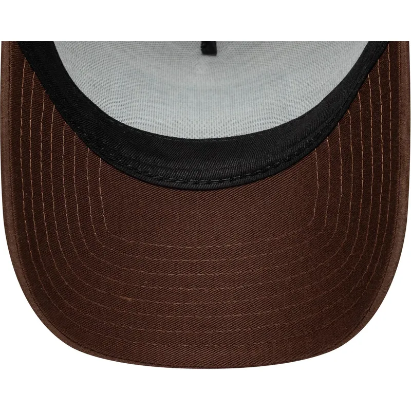 cepur-izliekta-bruns-regulejama-lente-9forty-e-frame-patch-suede-no-new-era