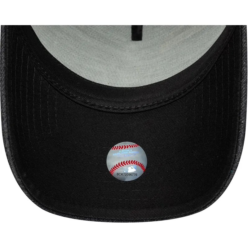 schwarze-gebogene-snapback-kappe-9forty-e-frame-denim-der-new-york-yankees-mlb-von-new-era