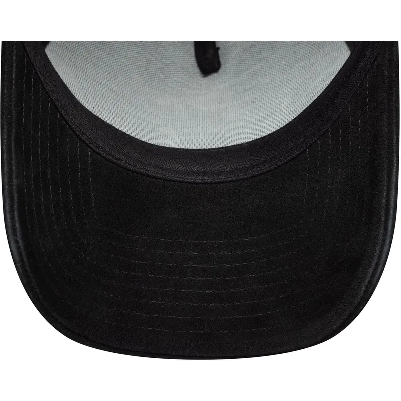casquette-courbee-noire-ajustable-9forty-e-frame-img-suede-new-era