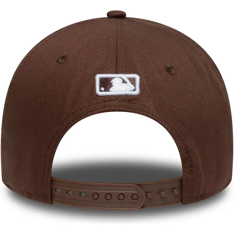 cap-izliekta-brown-snapback-9forty-m-crown-no-new-york-yankees-mlb-no-new-era cap-izliekta-brown-snapback-9forty-m-crown-no-new-york-yankees-mlb-no-new-era