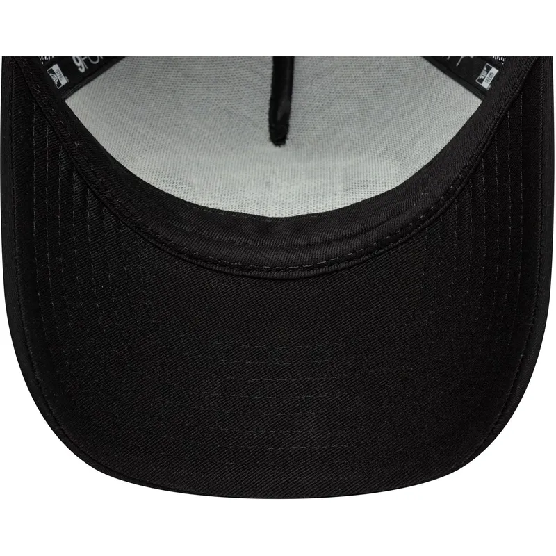 cap-izliekta-black-snapback-9forty-m-crown-no-new-era
