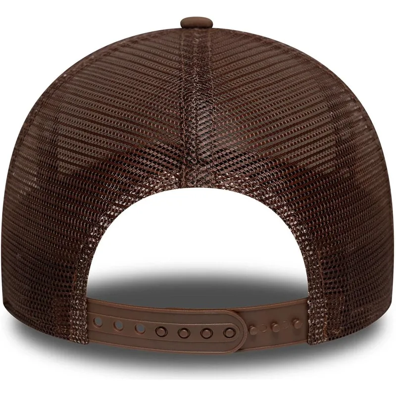gorra-trucker-marron-9forty-m-crown-graphic-de-new-era