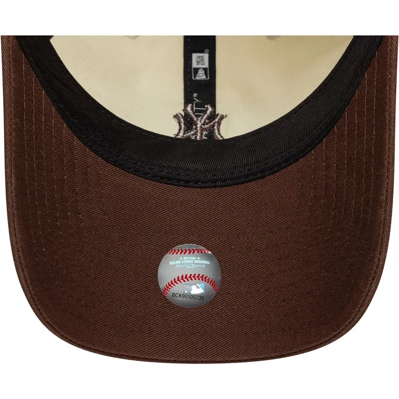 casquette-courbee-beige-et-marron-ajustable-9twenty-mini-washed-new-york-yankees-mlb-new-era