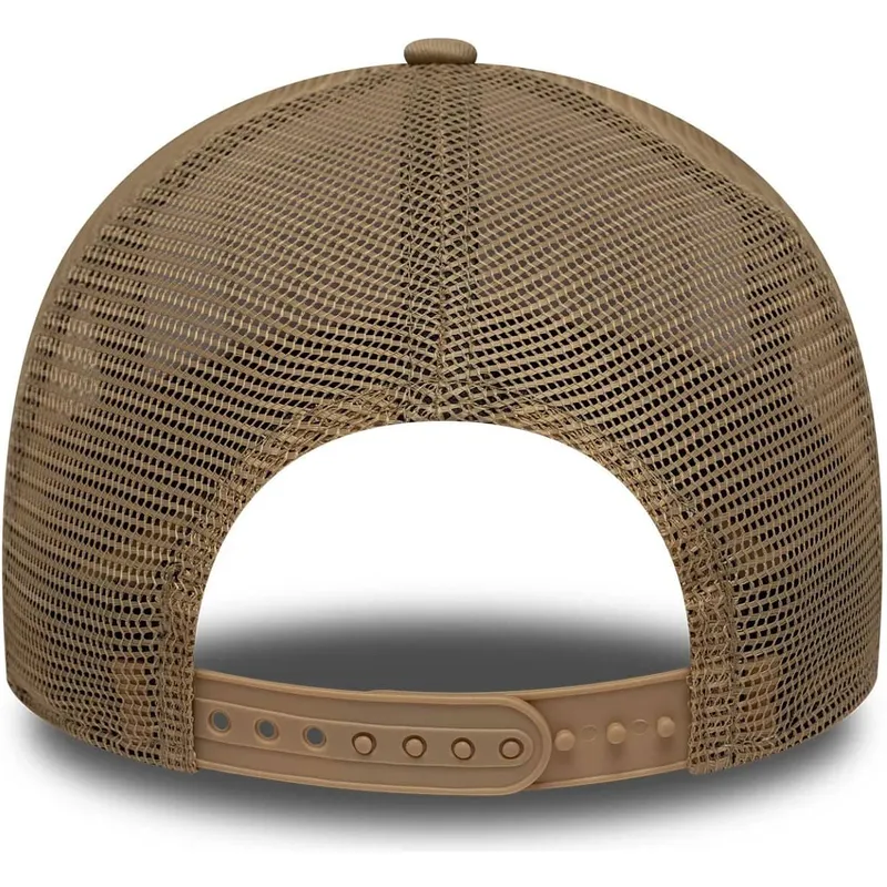 vit-och-brun-trucker-keps-a-frame-location-new-york-stader-och-strander-fran-new-era