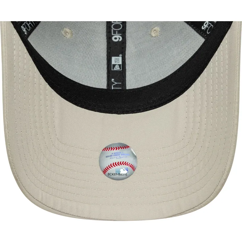 cap-izliekta-beige-adjustable-strap-dorado-9forty-flawless-no-new-york-yankees-mlb-no-new-era