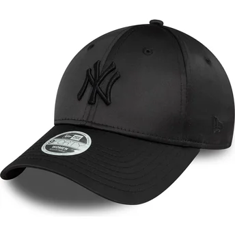 Gorra curva negra snapback con logo negro para mujer 9FORTY Satin de New York Yankees MLB de New Era