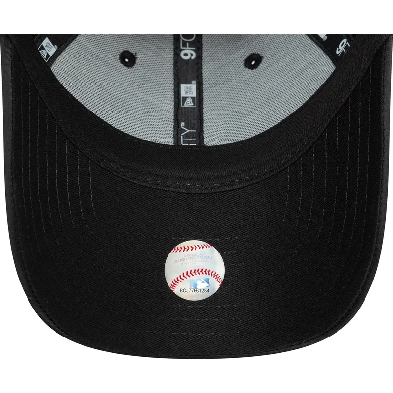 cap-izliekta-black-snapback-9forty-satin-no-new-york-yankees-mlb-no-new-era