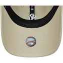 beige-gebogene-verstellbare-damenkappe-9twenty-washed-mini-der-new-york-yankees-mlb-von-new-era