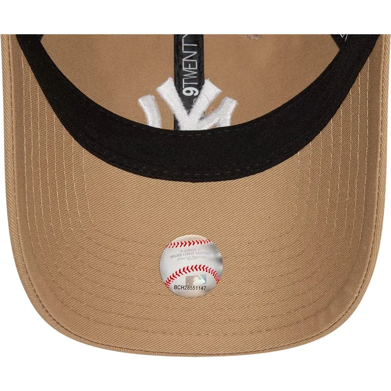 cepur-izliekta-bruns-regulejama-lente-claro-9twenty-league-essential-no-new-york-yankees-mlb-no-new-era