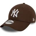 cepur-izliekta-bruns-regulejama-lente-9twenty-league-essential-no-new-york-yankees-mlb-no-new-era