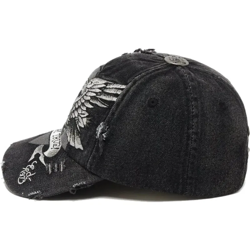 cepur-izliekta-melns-regulejams-brave-hearts-no-ed-hardy