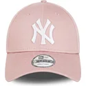 rosa-verstellbare-curved-cap-mit-rosa-logo-9forty-league-essential-der-new-york-yankees-mlb-von-new-era