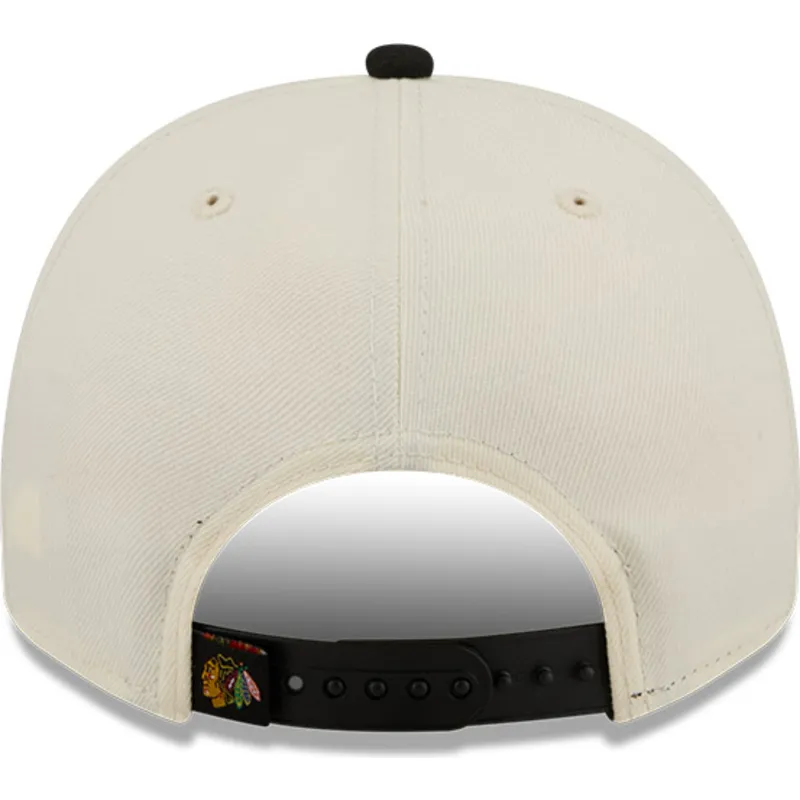 beige-och-svart-kurvad-keps-snapback-9fifty-a-frame-classic-fran-chicago-blackhawks-nhl-av-new-era