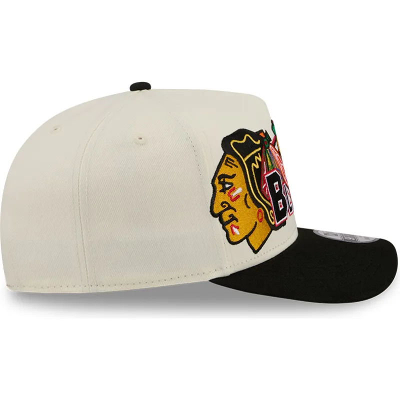 beige-und-schwarze-gebogene-snapback-kappe-9fifty-a-frame-classic-der-chicago-blackhawks-nhl-von-new-era