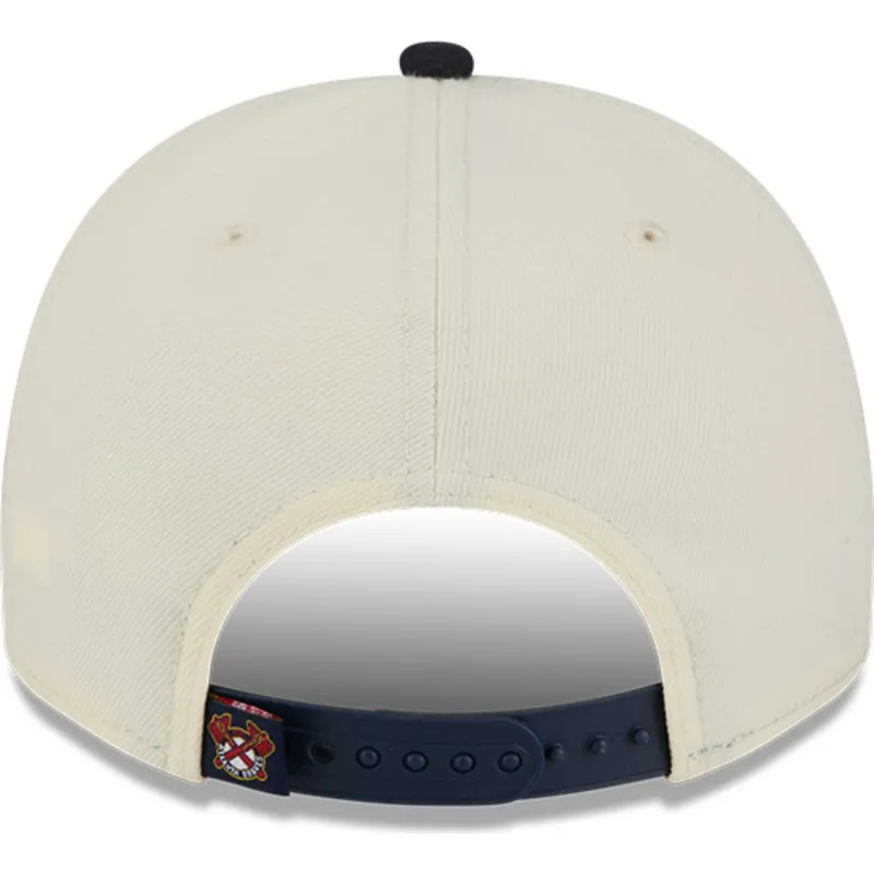 casquette-courbee-beige-et-noire-snapback-9fifty-a-frame-classic-atlanta-braves-mlb-new-era
