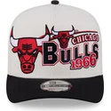 casquette-courbee-beige-et-noire-snapback-9fifty-a-frame-classic-chicago-bulls-nba-new-era