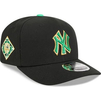Schwarze gebogene Snapback-Kappe 9SEVENTY Stretch Snap Saint Patrick's Day der New York Yankees MLB von New Era