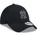 svart-justerad-truckerkeps-med-svart-logotyp-39thirty-evergreen-neo-fran-new-york-yankees-mlb-av-new-era