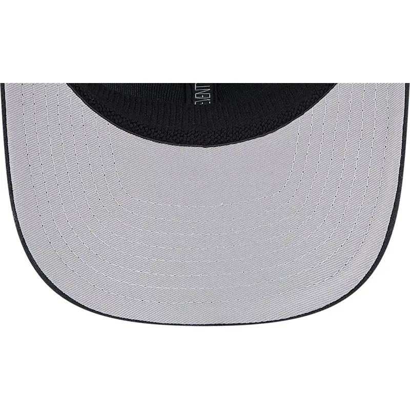 marineblaue-trucker-kappe-9seventy-stretch-snap-evergreen-der-atlanta-braves-mlb-von-new-era